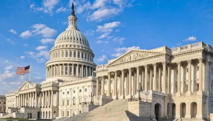 Senatorët amerikanë prezantojnë projekt-ligj për të caktuar Houthis si terroristë dhe për të minuar përfaqësuesit e Iranit Senatorët amerikanë prezantojnë projekt-ligj për të caktuar Houthis si terroristë dhe për të minuar përfaqësuesit e Iranit