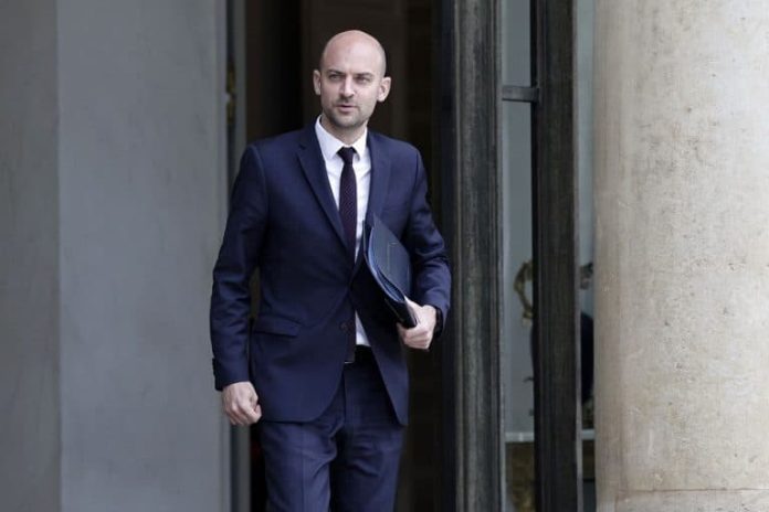 Franca kërkon sanksione të BE-së për ndalimet arbitrare të Iranit mes tensioneve diplomatike në rritje Franca kërkon sanksione të BE-së për ndalimet arbitrare të Iranit mes tensioneve diplomatike në rritje