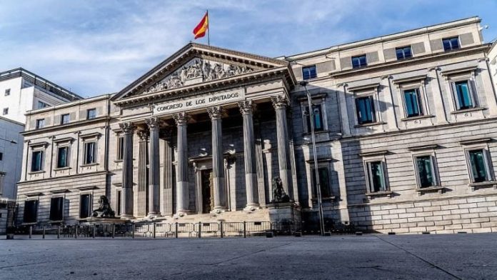 Komiteti i Punëve të Jashtme i Parlamentit të Spanjës Miraton njëzëri Rezolutën që Dënon Abuzimet me të Drejtat e Njeriut në Iran