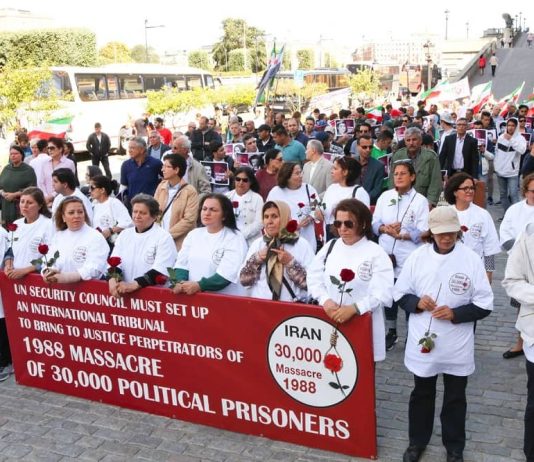 Mbështetësit e Rezistencës Iraniane në Suedi mblidhen për të kërkuar drejtësi për viktimat e masakrës së vitit 1988