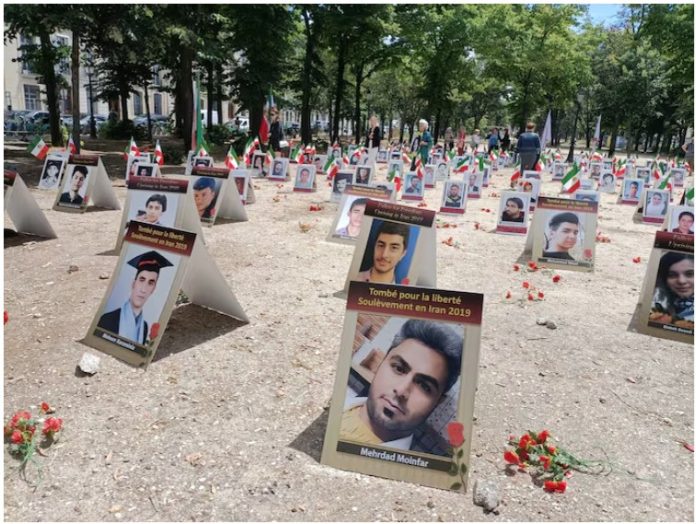 Masakra e radhës iraniane po zhvillohet në sy të publikut