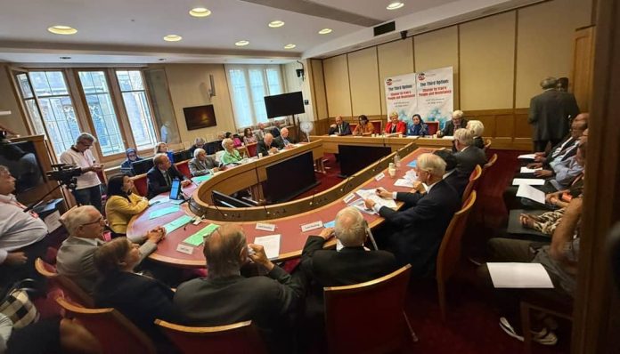 Parlamentarët e Mbretërisë së Bashkuar Mbështesin ‘Opsionin e Tretë’ për Iranin, Refuzojnë Luftën dhe Pajtimimin Opsioni i Tretë: Konferenca e 16 korrikut 2025 në Mbretërinë e Bashkuar mbështeti ndryshimin demokratik në Iran