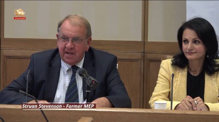 Struan Stevenson- Iranianët Refuzojnë Kurorën dhe Çallmën-Demokracia është e Vetmja e Ardhme