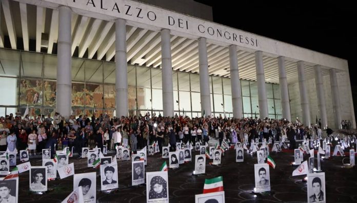 Frika e Teheranit ndaj PMOI Rritet ndërsa Pakënaqësia Shoqërore Fillon të Ziejë