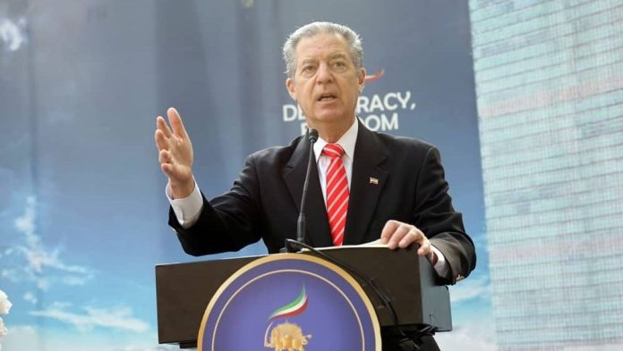 Sam-Brownback-revolucioni-i-udhehequr-nga-grate-do-fitoje Ambasadori Sam Brownback, në një tubim në Nju Jork, deklaroi se revolucioni i udhëhequr nga gratë dhe rinia do të sjellë lirinë në Iran