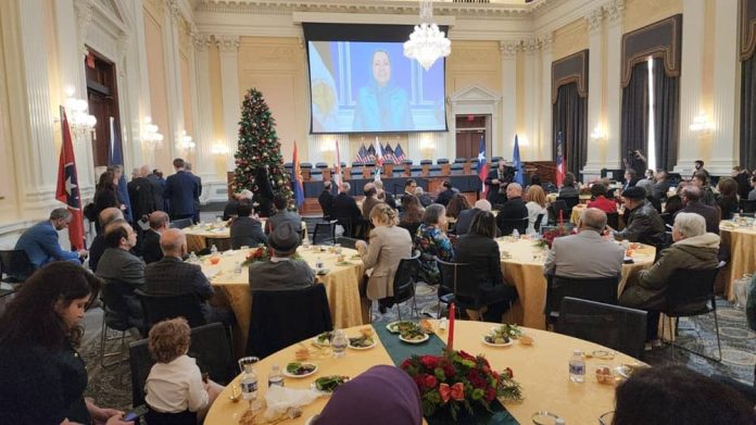 sesion-informativ-dhoma-perfaqesuesve-shba-mbeshtet-maryam-rajavi-iran-demokratik Më 16 dhjetor 2025, Dhoma e Përfaqësuesve e SHBA-së organizoi një sesion dypartiak në mbështetje të vizionit të Maryam Rajavit për një Iran demokratik, laik dhe jo-bërthamor.