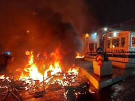 Më 8 janar 2026, Irani hyri në kryengritje masive kundër regjimit, me ndërprerje totale të internetit dhe përplasje të dhunshme.