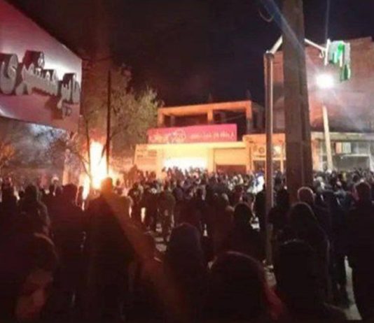 Dita 17 e kryengritjes në Iran: regjimi kalon në vrasje masive dhe shantazh për trupat e të vdekurve, ndërsa mbështetja globale rritet. Mijëra të vrarë, blackout interneti
