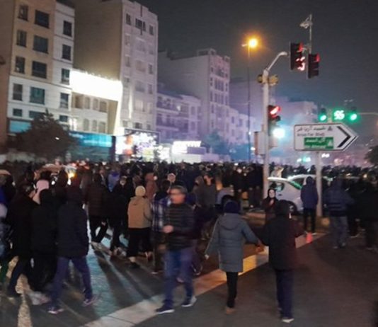 Kryengritja në Iran në ditën e 24-të (janar 2026): regjimi në panik me "kushte lufte", bllokim interneti mbi 280 orë, përleshje të ashpra