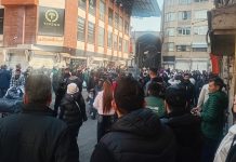 Protestat në Iran – Dita 10: Përplasje të Ashpra në Bazarin e Teheranit; Forcat e Sigurisë Tërhiqen nga Abdanan Më 6 janar 2026, dita e 10-të e kryengritjes në Iran: Përplasje të ashpra në Bazarin e Teheranit, greva tregtarësh dhe tërheqje e forcave shtypëse nga Abdanan.