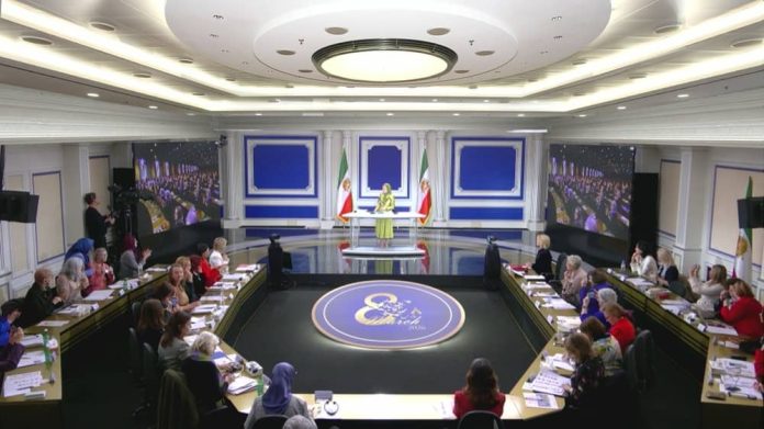 konferenca-nderkombetare-udheheqja-e grave-iran-i-lire-demokratik-maryam-rajavi Konferenca ndërkombëtare në Paris më 21 shkurt 2026 thekson rolin vendimtar të udhëheqjes së grave për një Iran demokratik. Znj. Maryam Rajavi, Presidentja e zgjedhur e Këshillit Kombëtar të Rezistencës së Iranit (NCRI), prezantoi planin dhjetëpikësh për republikë sekulare, pa hijab të detyrueshëm dhe pa monarki apo regjimin klerikal.