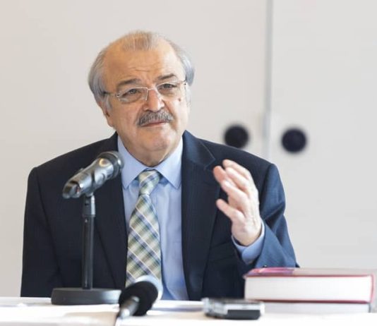 Mohammad Mohaddessin, Kryetar i Komitetit të Punëve të Jashtme të NCRI-së, në një intervistë ekskluzive për 20 Minutos në Bruksel: “Thënia ‘Jo luftës’ është slogan i mirë, por Europa duhet të mbështesë ndryshimin e regjimit klerikal nga vetë populli iranian.” Pa nevojë për ushtarë, para ose armë të huaja – vetëm njohje politike e së drejtës së iranianëve për liri dhe demokraci.