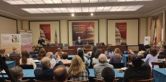 Mbledhja Dypartiak në Kongresin amerikan më 26 mars 2026 mbështeti tranzicionin demokratik në Iran dhe qeverinë e përkohshme të Këshillit Kombëtar të Rezistencës së Iranit (NCRI). Ligjvënësit amerikanë përkrahën Planin me Dhjetë Pika të Maryam Rajavi për një Republikë laike, jo-bërthamore dhe demokratike.