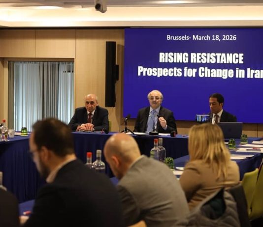 Kryetari i Komisionit të Punëve të Jashtme të NCRI-së analizon zhvillimet në vazhdim në Iran Mohammad Mohaddessin i NCRI-së në Bruksel kërkon fundin e pajtimit me Teheranin dhe mbështetje për ndryshimin e regjimit nga populli iranian. Analizon brishtësinë e regjimit pas emërimit të Mojtaba Khamenei, operacionet e rezistencës dhe qeverinë provizore bazuar në planin e Maryam Rajavi.