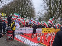 Më 13 mars 2026, protestues iranianë dhe mbështetës në Hamburg të Gjermanisë kërkuan republikë demokratike, duke refuzuar regjimin klerikal dhe monarkinë. Politikanë gjermanë dhe evropianë shprehën solidaritet, duke mbështetur tranzicionin demokratik të propozuar nga Maryam Rajavi dhe NCRI.