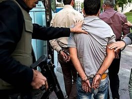 Irani intensifikon represionin nëpërmjet konfiskimeve të pasurive, arrestimeve masive dhe kontrollit të shtuar të informacionit Irani ka intensifikuar represionin e brendshëm me konfiskime pasurish, arrestime masive, ekzekutime dhe kontroll të shtuar të internetit. Autoritetet synojnë disidentët, gazetarët dhe familjarët e opozitës në mërgim nën pretekstin e luftës kundër spiunazhit.