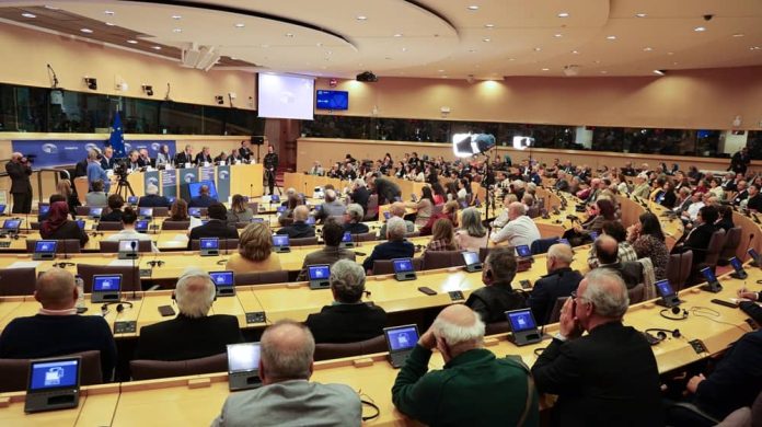 konferenca-e-parlamentit-evropian-kerkon-veprim-me-te-forte-te-be-se-ndaj-iranit Konferenca në Parlamentin Evropian kërkoi veprime më të forta të BE-së kundër regjimit iranian, ndalimin e ekzekutimeve politike dhe mbështetje për rezistencën demokratike të Iranit.