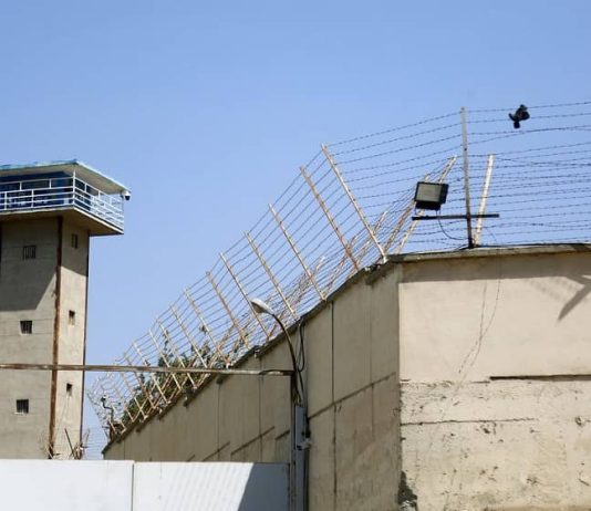 Të Burgosurit në 56 Burgje të Iranit: Java 118 e Fushatës “Jo Ekzekutime të Martën” Të burgosurit politikë në 56 burgje iraniane shënuan javën e 118-të të fushatës “Jo Ekzekutime të Martën” me grevë urie. Deklaratë e ashpër kundër ekzekutimeve, torturave dhe krimeve kundër njerëzimit nga regjimi iranian.