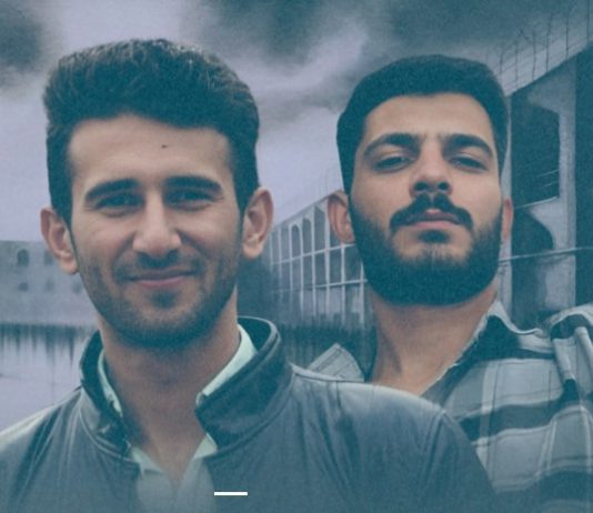 Irani Ekzekuton Dy Të Burgosur Politikë Kurdë Për Vrasjen e një Komandanti të IRGC-së Irani ekzekuton brutalisht dy të burgosur politikë kurdë, Ramin Zalleh dhe Karim Maroufpour, me akuza për kryengritje të armatosur dhe vrasje të një komandanti IRGC. Dënim i ashpër nga Rezistenca Iraniane dhe thirrje për ndërhyrje urgjente të OKB-së.