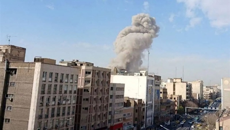 Ndërsa ekzekutimet shtohen në Iran, zyrtarët lidhin hapur mbijetesën e regjimit me konfliktin e jashtëm. Një doktrinë e vjetër ringjallet: lufta e jashtme si mjet kontrolli të brendshëm. Analizë e plotë mbi strategjinë e Teheranit.