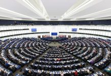 Parlamenti Evropian Miraton Me Shumicë Dërrmuese një Rezolucion të Fortë që Dënon Represionin e Iranit Parlamenti Evropian miratoi me 516 vota një rezolucion të fortë që dënon represionin, ekzekutimet e fshehta dhe shkeljet e të drejtave të njeriut në Iran. Lexoni kërkesat kryesore dhe detajet e votimit.