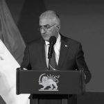 Reza Pahlavi: Krijimi i një Mbreti Reza Pahlavi, djali i mërguar i Shahut të fundit të Iranit, është shndërruar në një figurë qendrore të opozitës iraniane jashtë vendit falë një rrjeti të koordinuar aktivistësh, lobistësh dhe mediash. Artikulli heton ngritjen e tij, financimet dhe lidhjet me qarqe pro-izraelite e të djathta europiane.