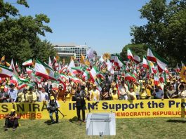Tubim Masiv në Uashington Sinjalizon Krizën e Thellë të Regjimit Iranian Më 16 maj 2026, mijëra iranianë-amerikanë dhe figura të shquara politike amerikane u mblodhën në Uashington për Tubimin për Iranin e Lirë. Folësit mbështetën planin me dhjetë pika të Maryam Rajavi si rrugë për një Republikë demokratike, laike dhe pluraliste në Iran, duke dënuar krizën e thellë të regjimit klerikal.