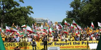 Më 16 maj 2026, mijëra iranianë-amerikanë dhe figura të shquara politike amerikane u mblodhën në Uashington për Tubimin për Iranin e Lirë. Folësit mbështetën planin me dhjetë pika të Maryam Rajavi si rrugë për një Republikë demokratike, laike dhe pluraliste në Iran, duke dënuar krizën e thellë të regjimit klerikal.