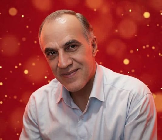 Udhëtimi Transformues i Luftëtarit të Lirisë së Ekzekutuar të PMOI Shahrokh Daneshvarkar Historia transformuese e Shahrokh Daneshvarkar, inxhinier civil dhe anëtar i PMOI/MEK, i ekzekutuar më 30 mars 2026. Nga Basiji në rezistent të organizuar – një dëshmi e fuqishme e rezistencës iraniane kundër regjimit klerikal.