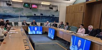 Konferenca në Parlamentin Britanik bëri thirrje për shpalljen e IRGC-së organizatë terroriste, mbështeti një republikë demokratike në Iran dhe dënoi rritjen e ekzekutimeve dhe shkeljeve të të drejtave të njeriut.