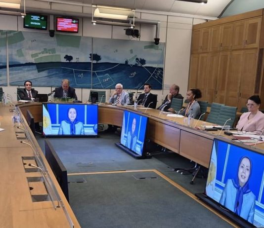 Konferenca në Parlamentin Britanik kërkon shpalljen e IRGC-së organizatë terroriste dhe mbështet një Republikë Demokratike në Iran Konferenca në Parlamentin Britanik bëri thirrje për shpalljen e IRGC-së organizatë terroriste, mbështeti një republikë demokratike në Iran dhe dënoi rritjen e ekzekutimeve dhe shkeljeve të të drejtave të njeriut.