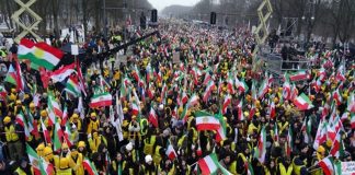 Tubimi i Iranit të Lirë në Paris 2026 më 20 qershor – Tubim i madh ndërkombëtar për demokracinë, të drejtat e njeriut dhe ndalimin e ekzekutimeve në Iran. Mbështetje e fortë nga parlamentarë britanikë dhe Rezistenca Iraniane me planin 10-pikësh të Maryam Rajavi.