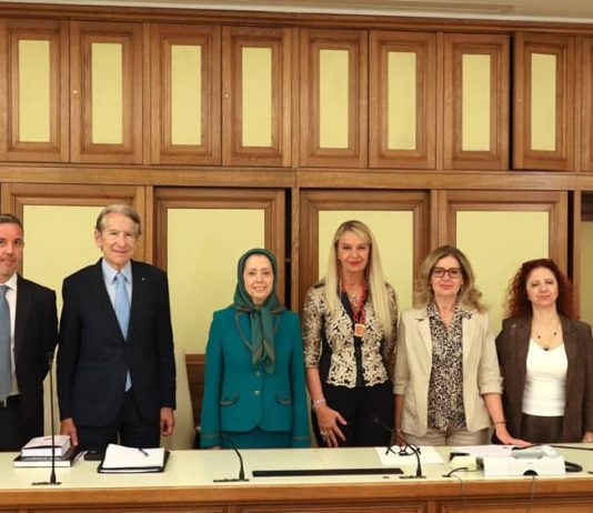 Komisioni i Senatit Italian për të Drejtat e Njeriut Mikpritës i Maryam Rajavi: Dëgjim Zyrtar për Krisën e Ekzekutimeve në Iran Dëgjim zyrtar në Komisionin për të Drejtat e Njeriut të Senatit Italian me Maryam Rajavi. Diskutim mbi ekzekutimet masive në Iran, kërkesa për ndalim të dënimit me vdekje dhe masa konkrete kundër regjimit teokratik.