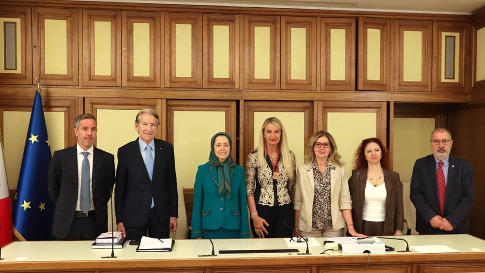 Dëgjim zyrtar në Komisionin për të Drejtat e Njeriut të Senatit Italian me Maryam Rajavi. Diskutim mbi ekzekutimet masive në Iran, kërkesa për ndalim të dënimit me vdekje dhe masa konkrete kundër regjimit teokratik.