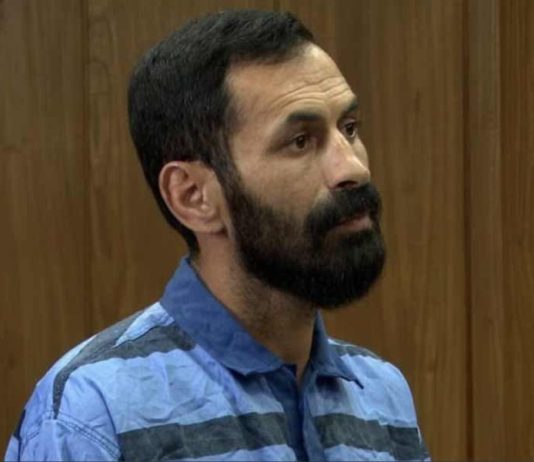 Ekzekutimi i protestuesit Shahram Sadeghi në Karaj Regjimi iranian ekzekutoi protestuesin Shahram Sadeghi në Karaj.