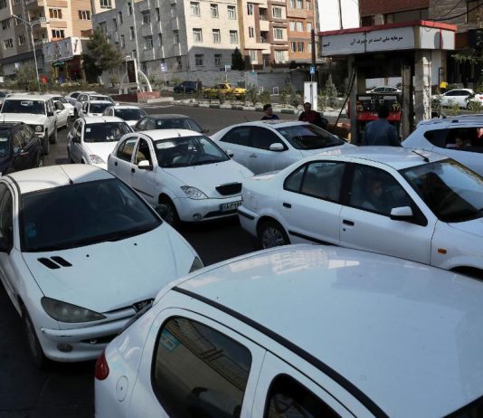 Rritja e çmimit të karburantit dhe kriza e furnizimit me benzinë në Iran